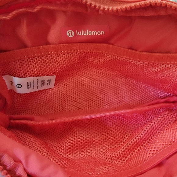 Lululemon Everywhere Belt Bag (EBB) - Pale Raspberry - Picture 6 of 12